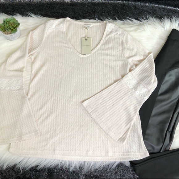 Lucky Brand Tops - Lucky Brand bell sleeve top